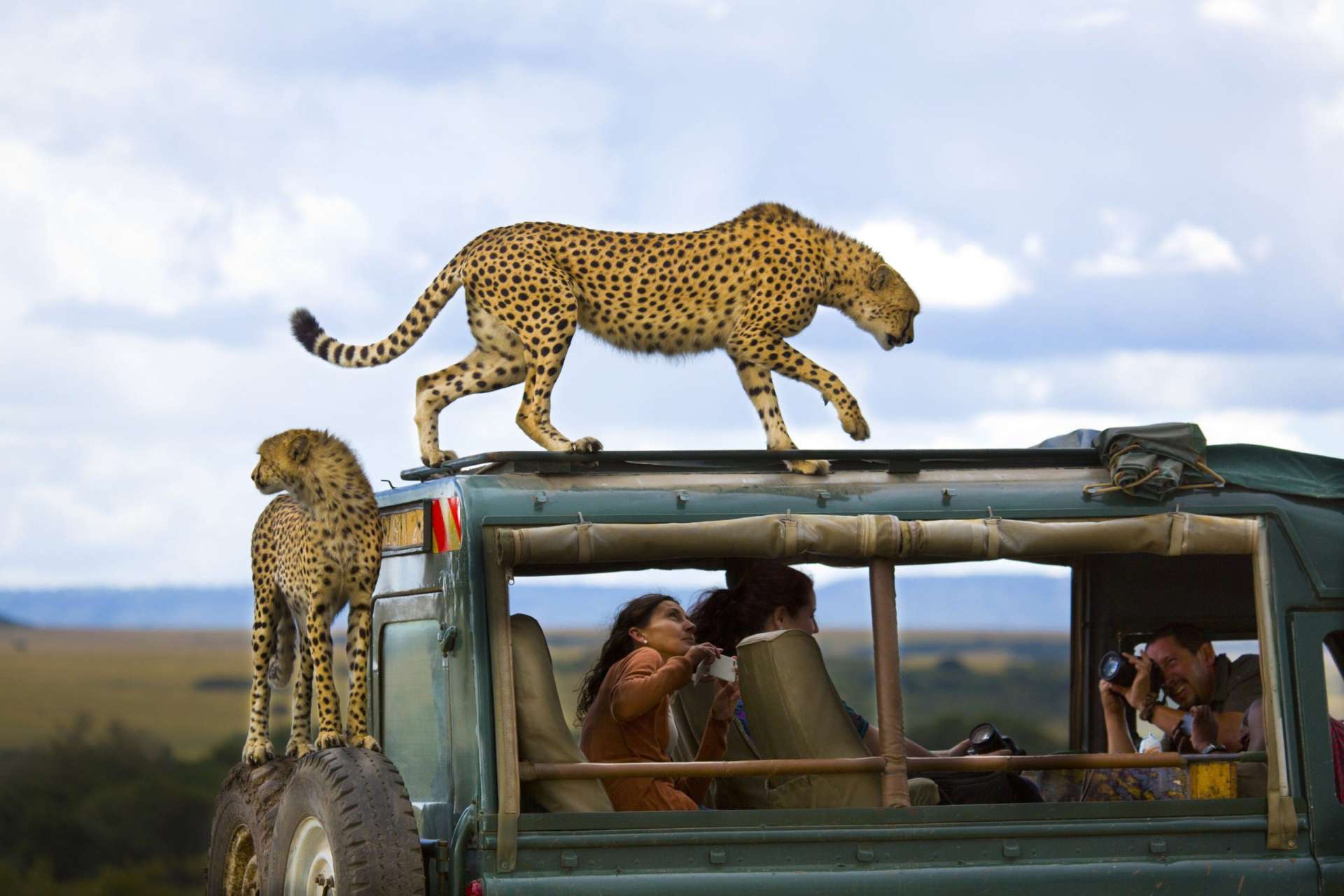 Flights to Uganda: Book Now